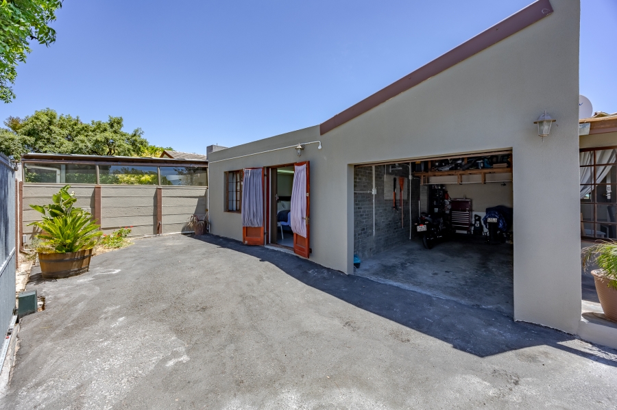 5 Bedroom Property for Sale in Bothasig Western Cape